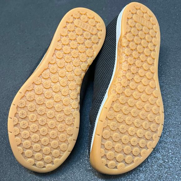 Black White Gum Trainer - Picture 3 of 3